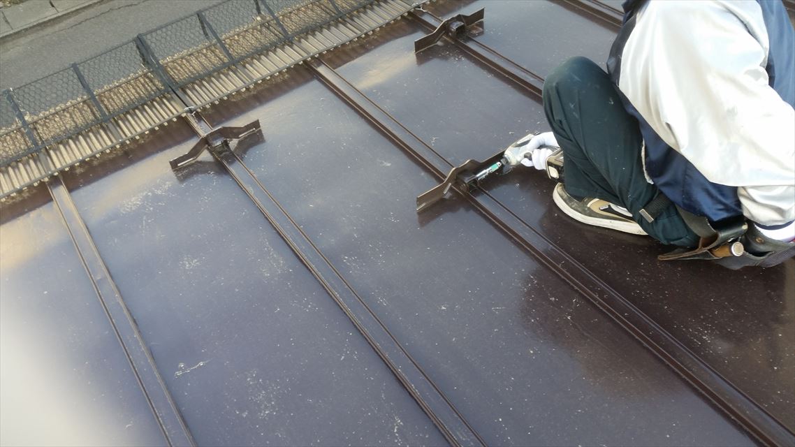 盛岡市青山で雨樋交換 雪止め金具の追加工事を行いました 盛岡市で外壁 屋根塗装なら外装リフォーム専門の街の外壁塗装やさんへ